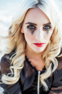 Harikalar Diyarında yalnız