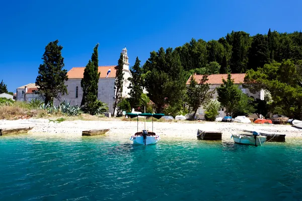 Small boat in harbour — Stock Photo, Image