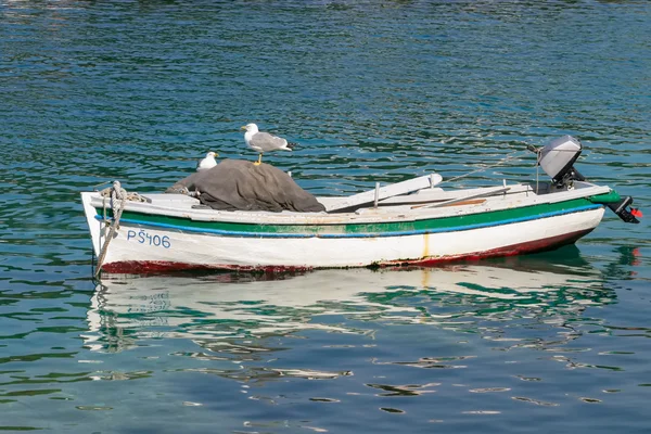 Bateau dans l'eau — Photo