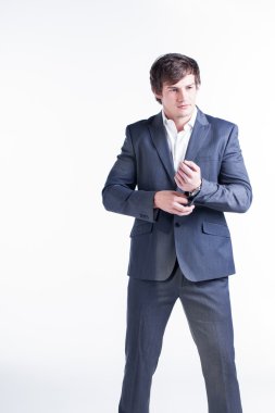 kol düğmeleri saptamak