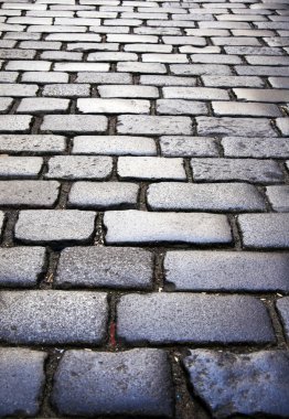 Prag kübik taş sokakta.