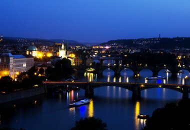 Köprü vltava Nehri üzerinde