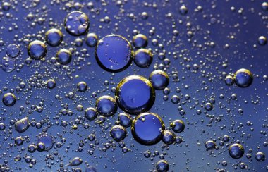 denizde petrol düştü.