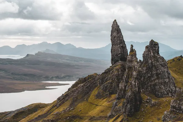 Incredibile colpo drammatico del Vecchio di Storr, Isola di Skye, Scozia, Autunno 2021 — Foto Stock
