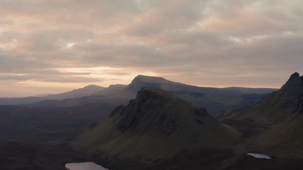 Aerial view of the Quiraing and surrounding areas in Isle of Skye, Autumn 2021 — Stock Video