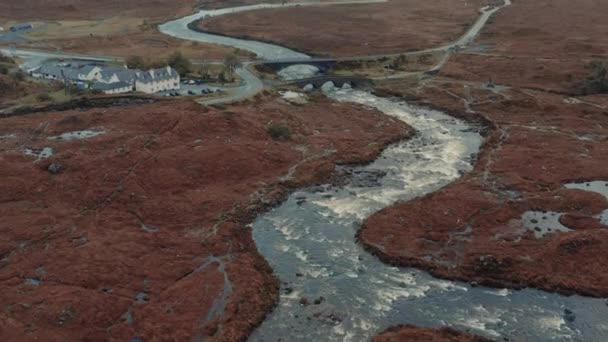 Sligachan Old Bridge and river, aerial drone footage early morning on foggy day — Video Stock