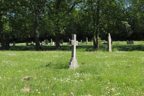 Scen i en kyrkogård — Stockfoto