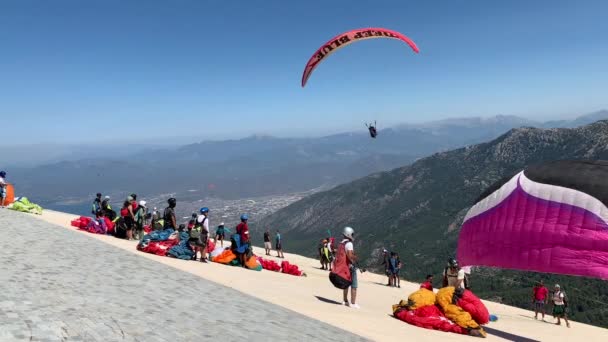 Parapente Turquía Paracaidismo Fondo Del Cielo Polvo Deportivo Parapente Turquía — Vídeo de stock