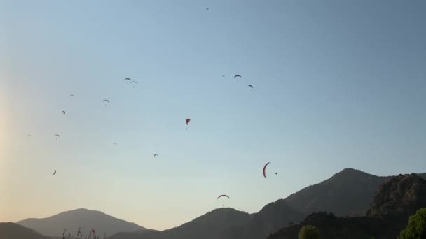 Paragliden Turkije Skydiving Achtergrond Van Lucht Poedersport Paragliden Turkije Berg — Stockvideo