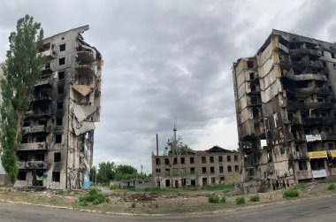 The ruins of a multi-storey building after shelling. Burnt house due to explosions and fire. The house was damaged by aircraft. War between Russia and Ukraine, Borodyanka, July 14, 2022