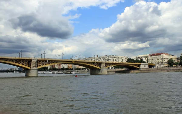 Budapeşte 'de Tuna Köprüsü