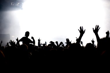 festival konser ya da parti kalabalık kutlama