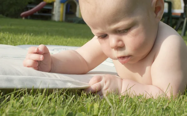 Ritratto del bambino di 4 mesi . — Foto Stock