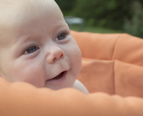 Retrato del bebé de 4 meses de edad . — Foto de Stock