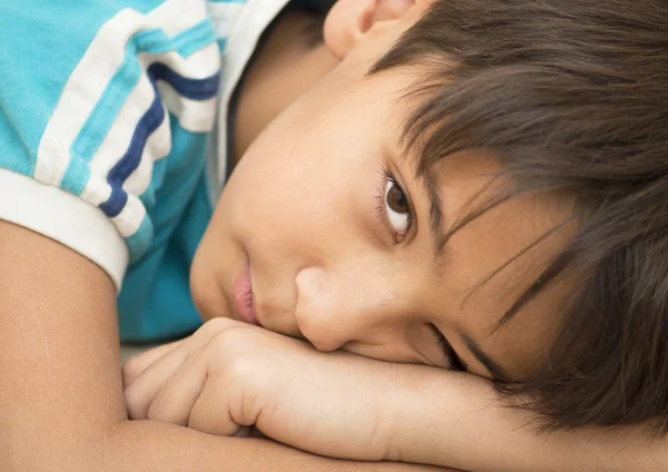 The thoughtful teenager. — Stock Photo, Image