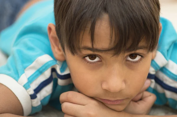 The thoughtful teenager. — Stock Photo, Image