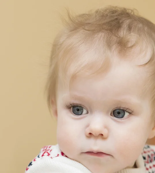 9 aylık bebek portresi. — Stok fotoğraf