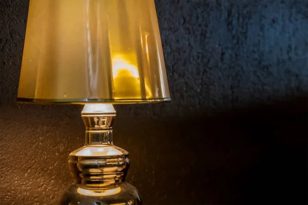 Lampes Vintage Brille Avec Lumière Dorée Pour Pièce Design Rétro — Photo