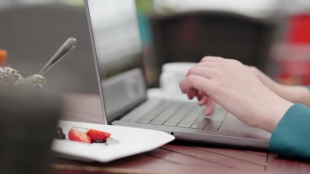 Lady Sits Cafe Tries Laptop Close Hands — Vídeos de Stock