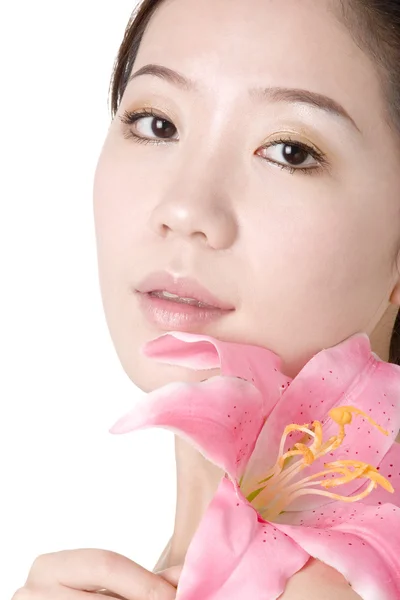 Una chica asiática con hermosa piel después del spa — Foto de Stock