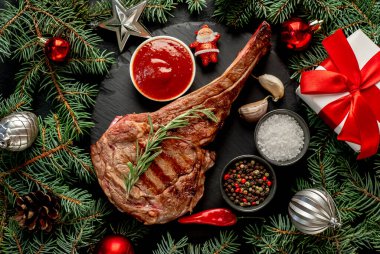 et ve sebzeler siyah zemin üzerinde, üst görünüm