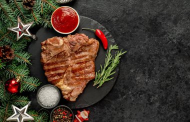 et ve sebzeler siyah zemin üzerinde, üst görünüm