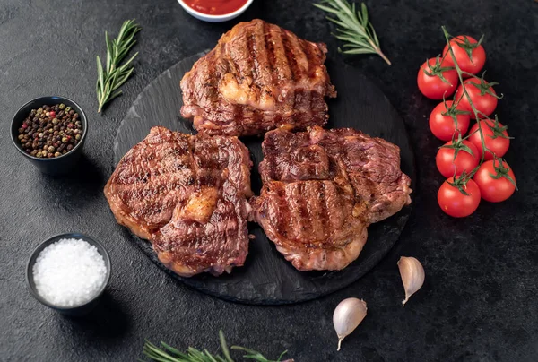 Grilované Hovězí Steaky Složkami — Stock fotografie