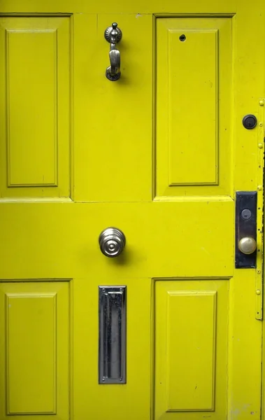 Sarı kapı . — Stok fotoğraf