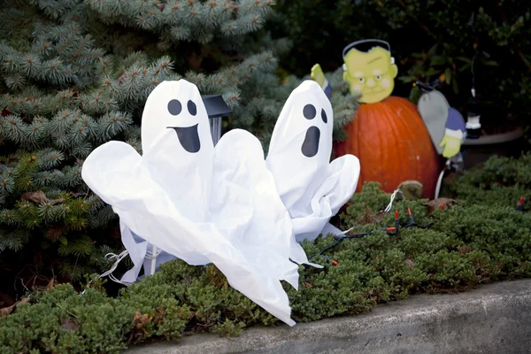 neşeli hayaletler çifti.