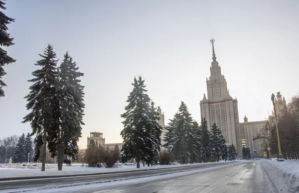 Winter road to Moscow university. — Stock Photo, Image