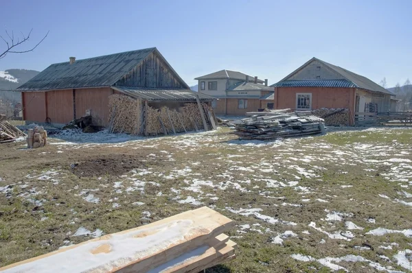 erken ilkbaharda Ukraynalı Köyü.