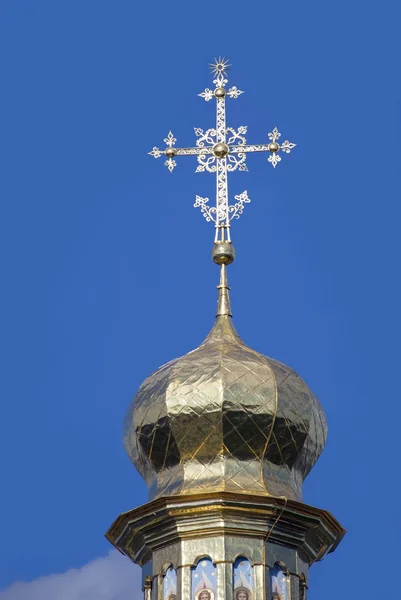 Gilded cupola and cross. — Stock Photo, Image