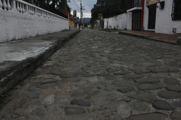 コロンビアの中心部に近いHonda Tolimaの街の石の通り — ストック写真
