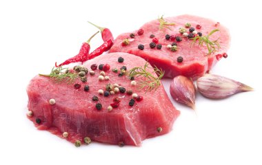 Baharat ile sığır eti biftek.