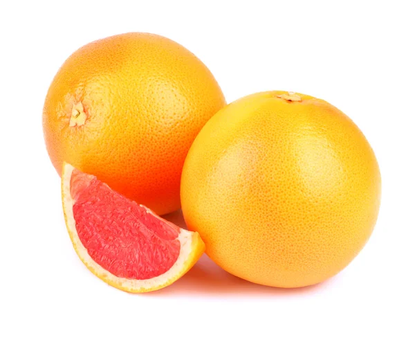 Rijp grapefruit op een wit — Stockfoto