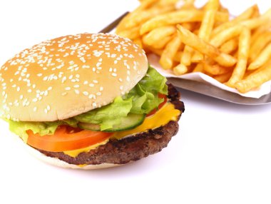 Hamburger beyazda izole edilmiş.