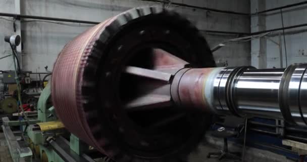 Riesige Elektromotor-Spinnerei in der Produktion — Stockvideo