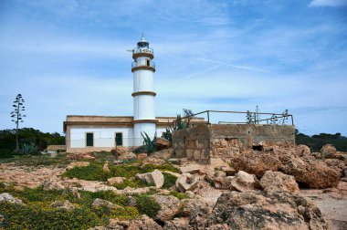 Cap de ses Salines 'deki deniz feneri, Mallorca, İspanya