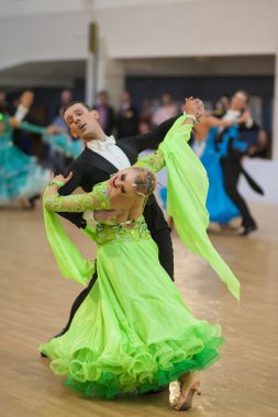 Belaya Rus Şampiyonası üzerinde yetişkin standart program