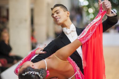 Belaya Rus Şampiyonası üzerinde yetişkin standart program