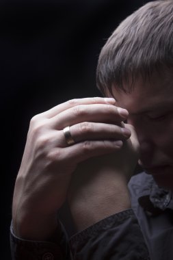 adam siyah üzerine dua