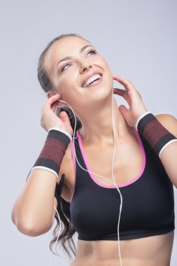 kadın listenining müziğe uygun