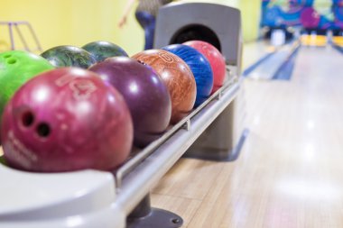 bowling topları bir satırda
