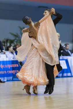 Minsk-belarus, 9 Şubat: tanımlanamayan dans çift y gerçekleştirir
