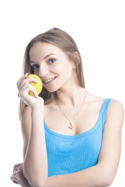 Genç beyaz kızın portresi