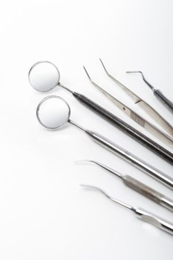 profesyonel kez kullanılan ana diş araçları üzerinde beyaz set