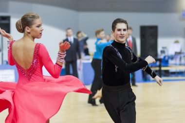 Minsk-belarus, Şubat, 22: tanımlanamayan dans çift gerçekleştirir 