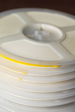Mikro Elektronik Fikirler. SMD 'nin ya da Reel Holders' ın Yüzey Dağları Bileşenlerinin Kapanışı. Bir Seri İçinde Farklı Varyeteler. Dikey Resim
