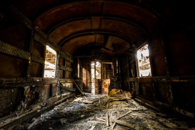 dağınık araç iç ışıkları ve windows