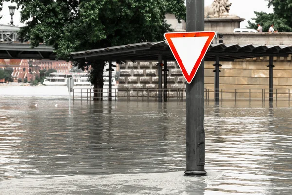 Flood on the Danube in Budapest — Stock Photo, Image